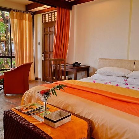 Punta Bulata White Beach Resort & Spa Cauayan  المظهر الخارجي الصورة